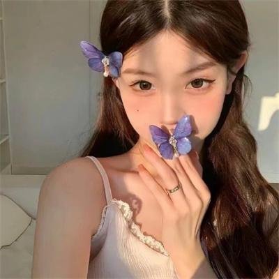 我和他都是新郎。